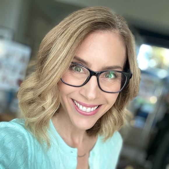 Meet your Posher, Amy - Picture 2 of 5